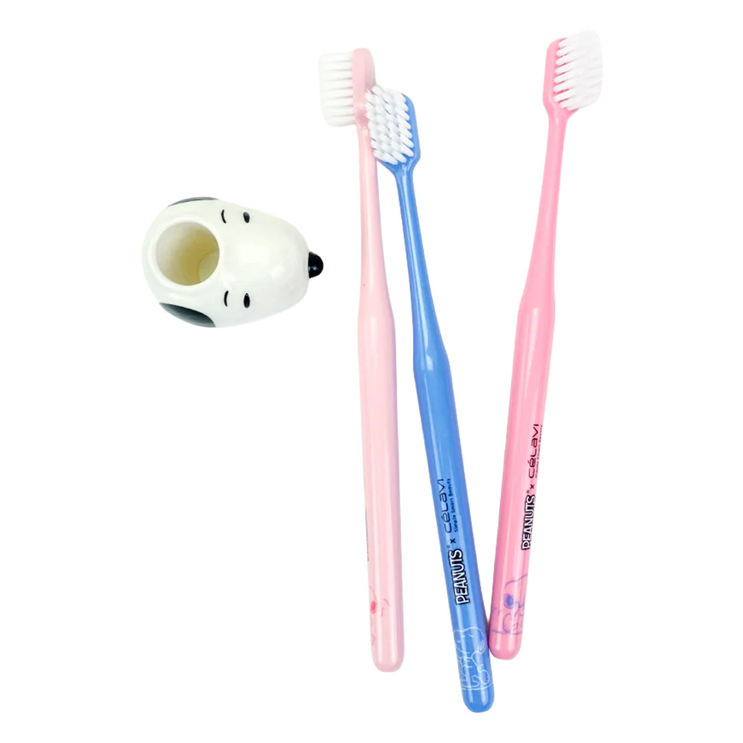 #P46020 - PEANUTS - SET DE 3 CEPILLOS DE DIENTES CON PORTACEPILLOS