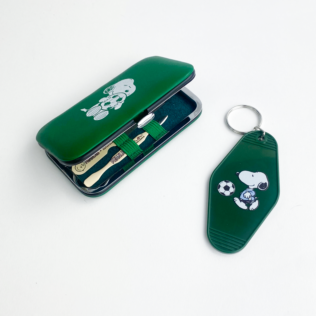 PEANUTS 7 PIECE GROOMING TOOL KIT