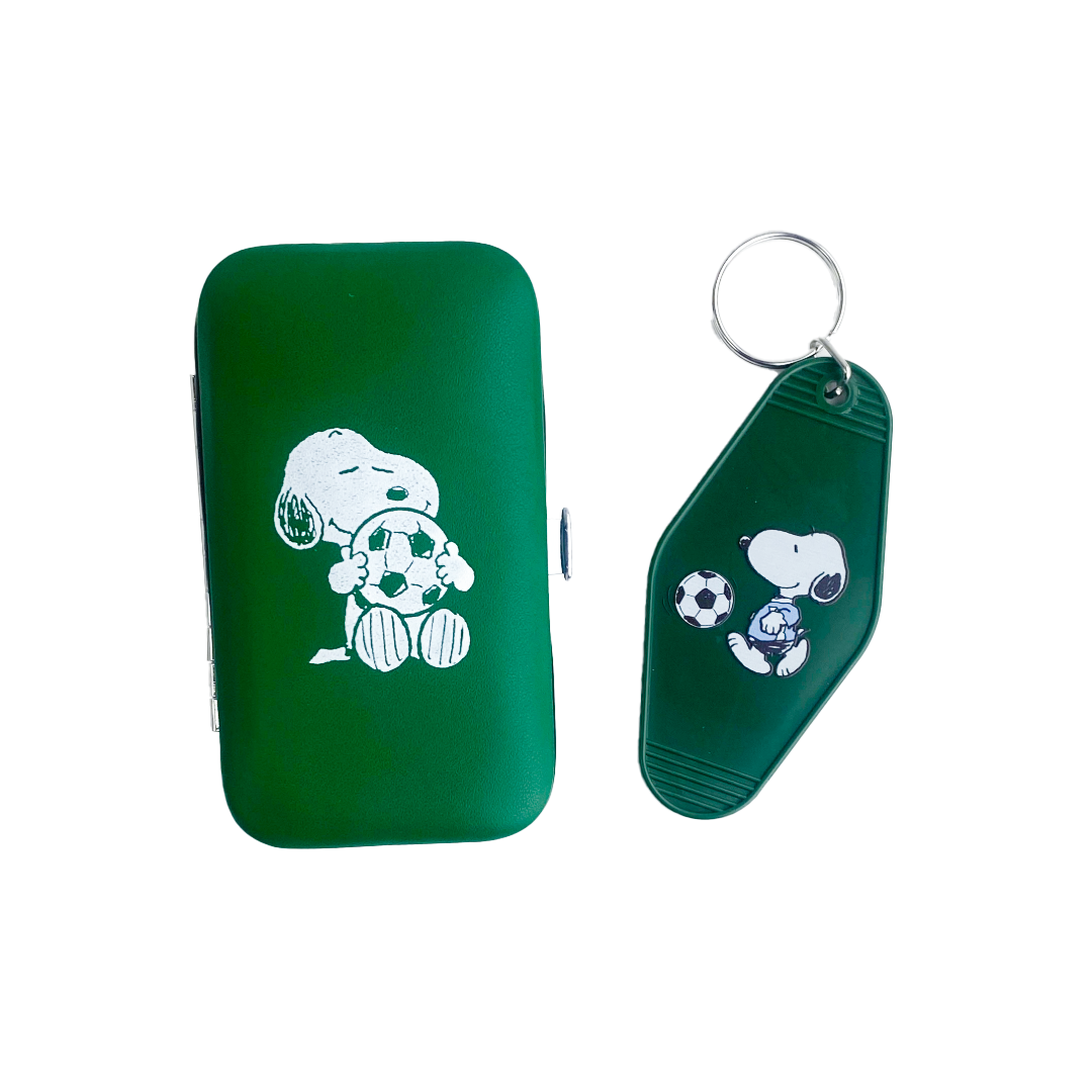 PEANUTS 7 PIECE GROOMING TOOL KIT + KEYCHAIN
