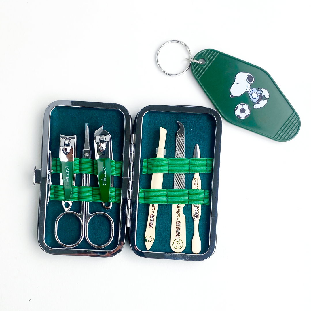 PEANUTS 7 PIECE GROOMING TOOL KIT
