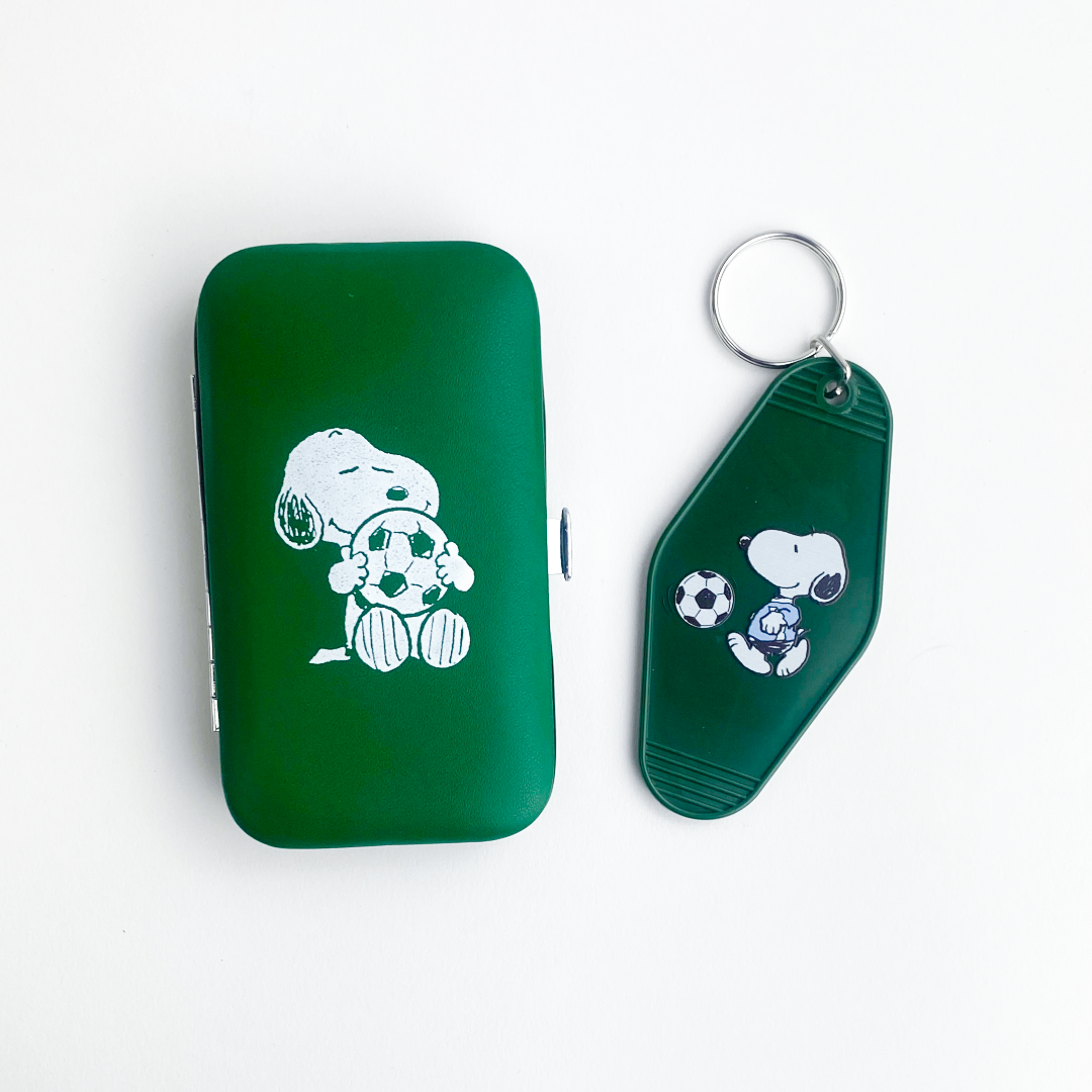 PEANUTS 7 PIECE GROOMING TOOL KIT