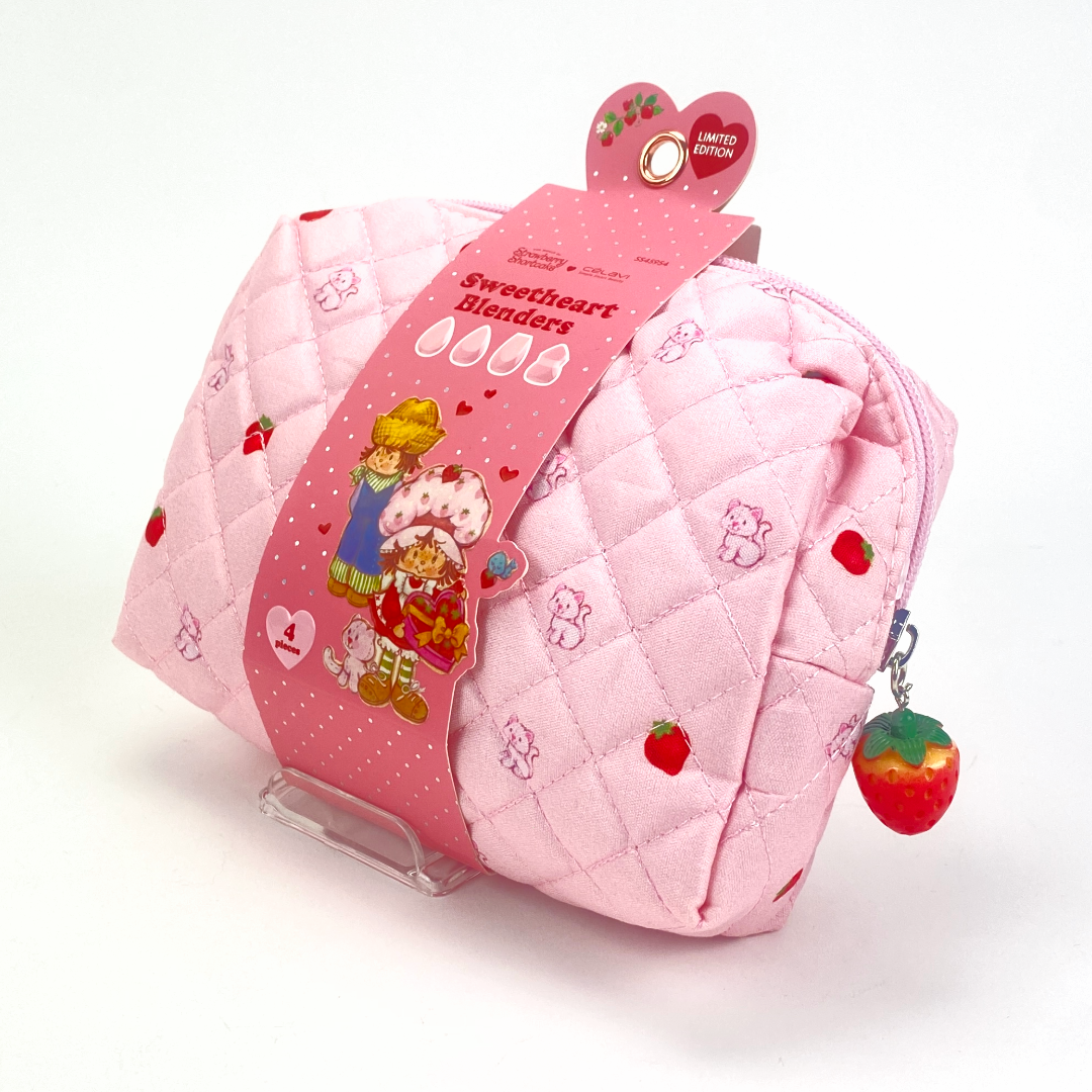 STRAWBERRY SHORTCAKE BAG AND BLENDERS